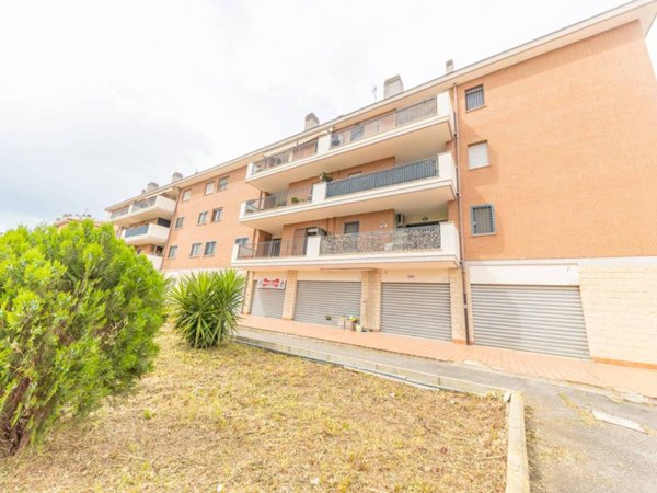 appartamento in vendita a Roma in zona Ponte di Nona