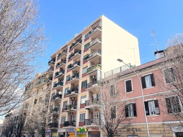 appartamento in vendita a Roma in zona Tuscolano