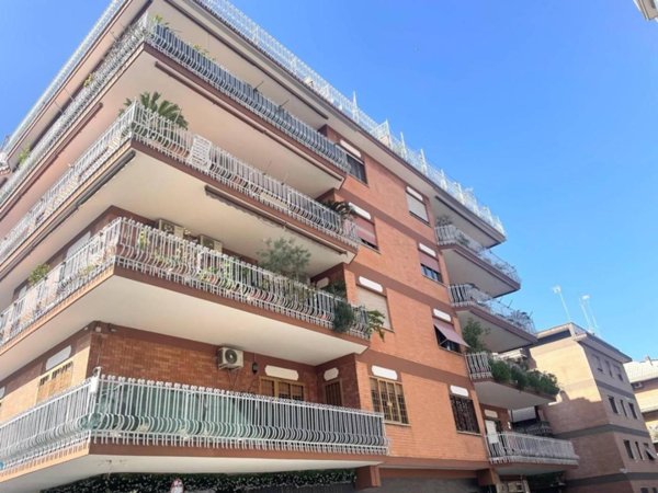 appartamento in vendita a Roma in zona Collatino