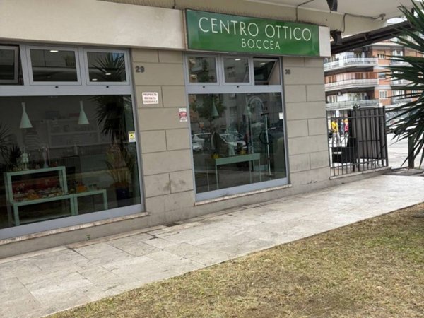negozio in vendita a Roma in zona Aurelio