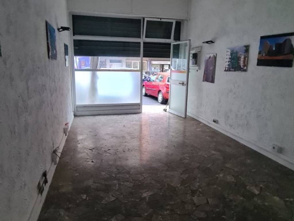 negozio in vendita a Roma in zona Collatino