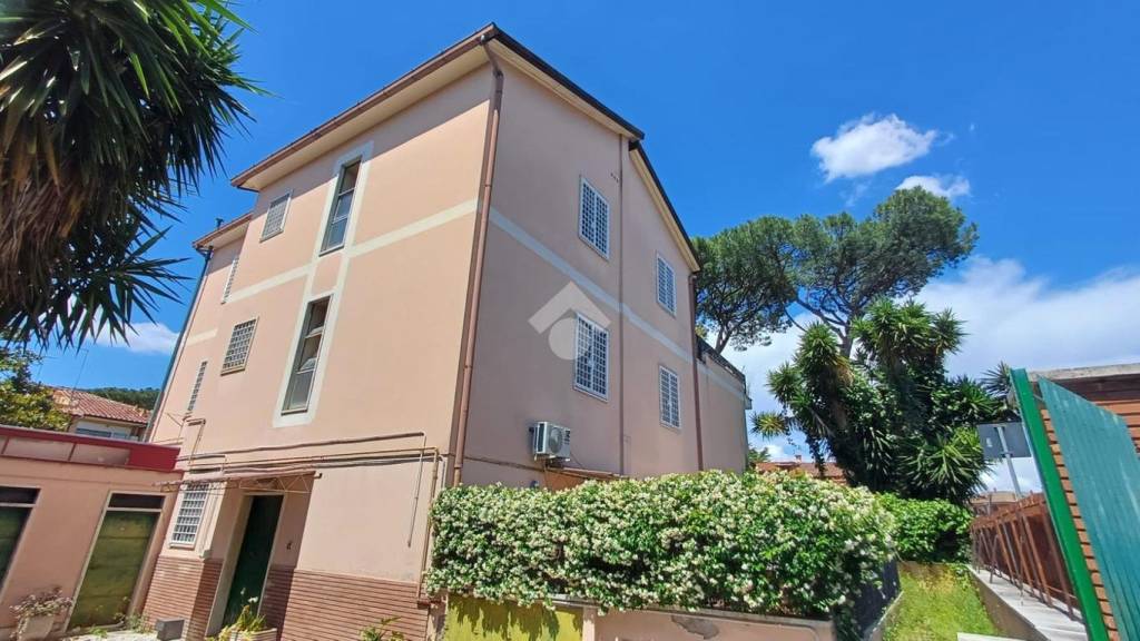 appartamento in vendita a Roma in zona Appio Claudio