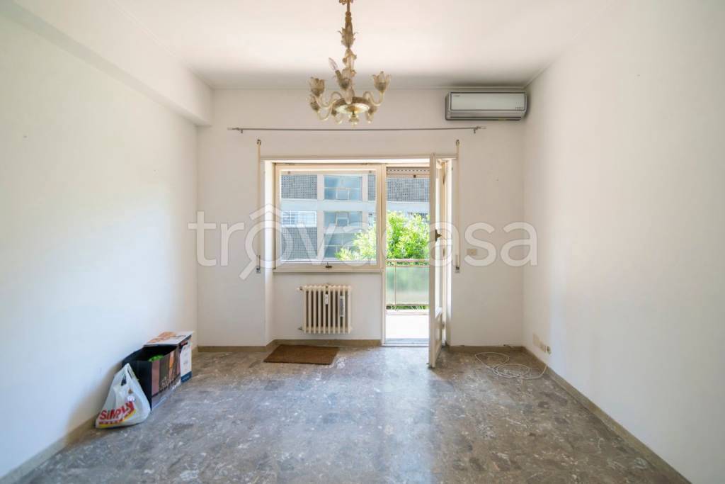 appartamento in vendita a Roma in zona Tomba di Nerone