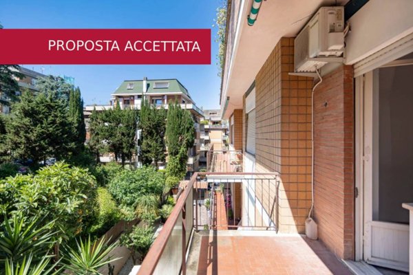 appartamento in vendita a Roma in zona Tomba di Nerone