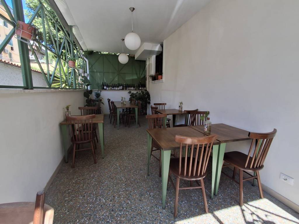 negozio in vendita a Roma in zona Appio Latino