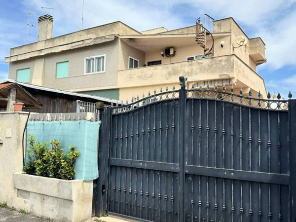 appartamento in vendita a Roma in zona Lido di Castel Fusano