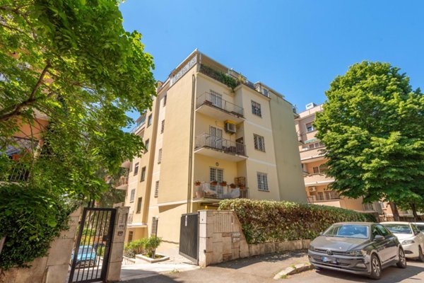 appartamento in vendita a Roma in zona EUR