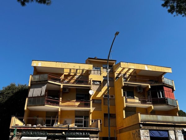 appartamento in vendita a Roma in zona Ostiense