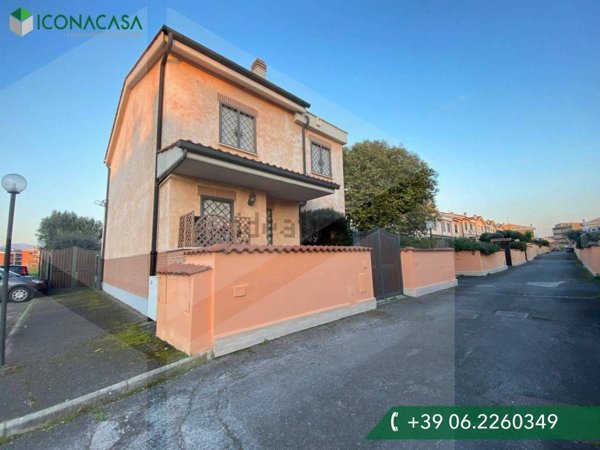 casa indipendente in vendita a Roma in zona Castelverde