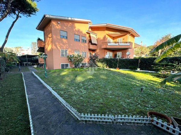 appartamento in vendita a Roma in zona Mostacciano