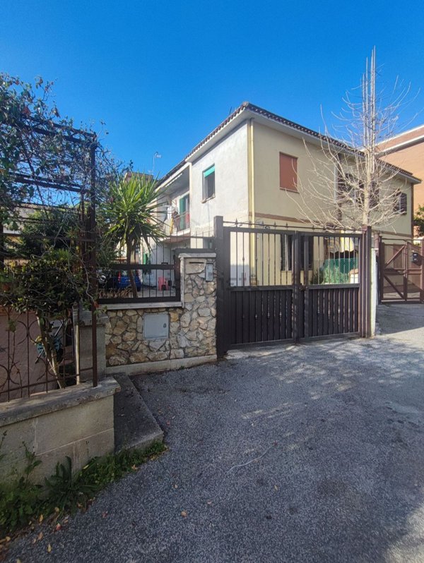 appartamento in vendita a Roma in zona Labaro