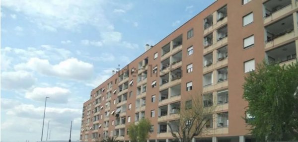 appartamento in vendita a Roma in zona Torre Angela