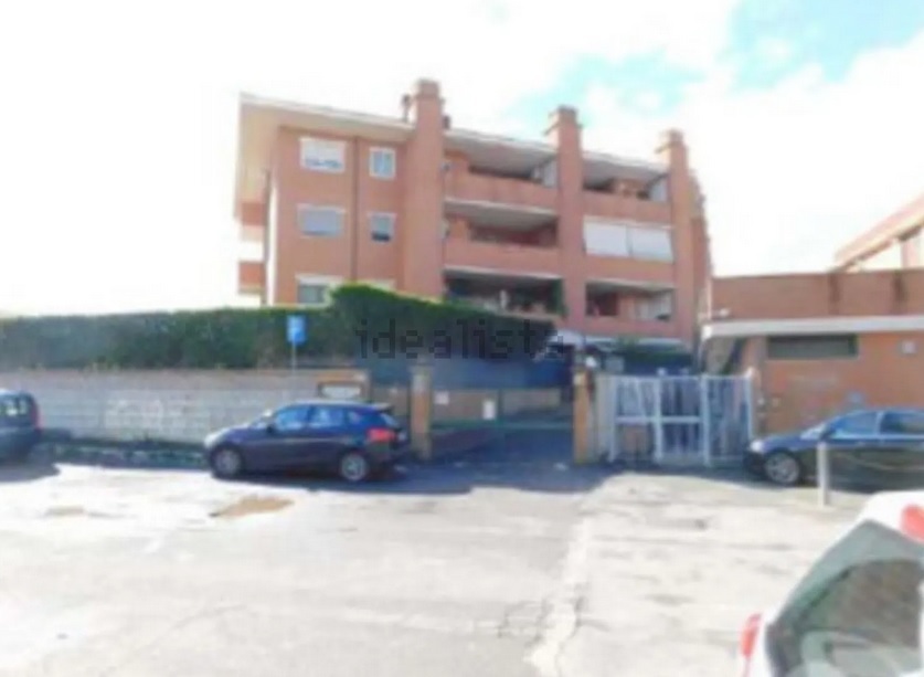 appartamento in vendita a Roma in zona Torre Angela