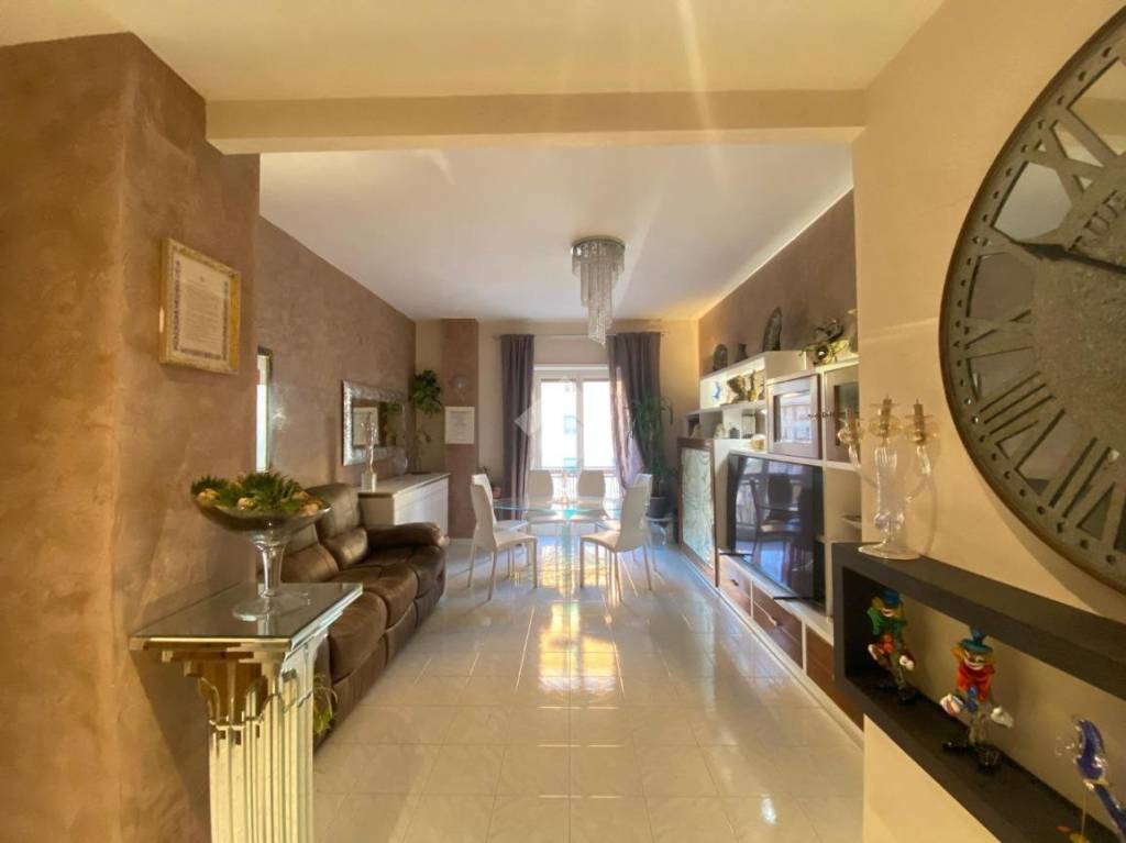 appartamento in vendita a Roma in zona Tuscolano