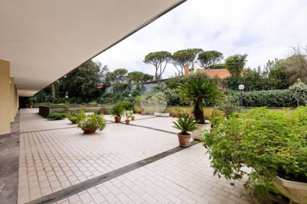 appartamento in vendita a Roma in zona Tor di Quinto