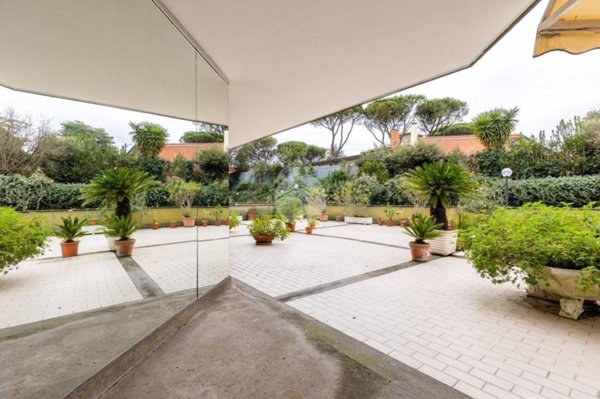 appartamento in vendita a Roma in zona Tor di Quinto