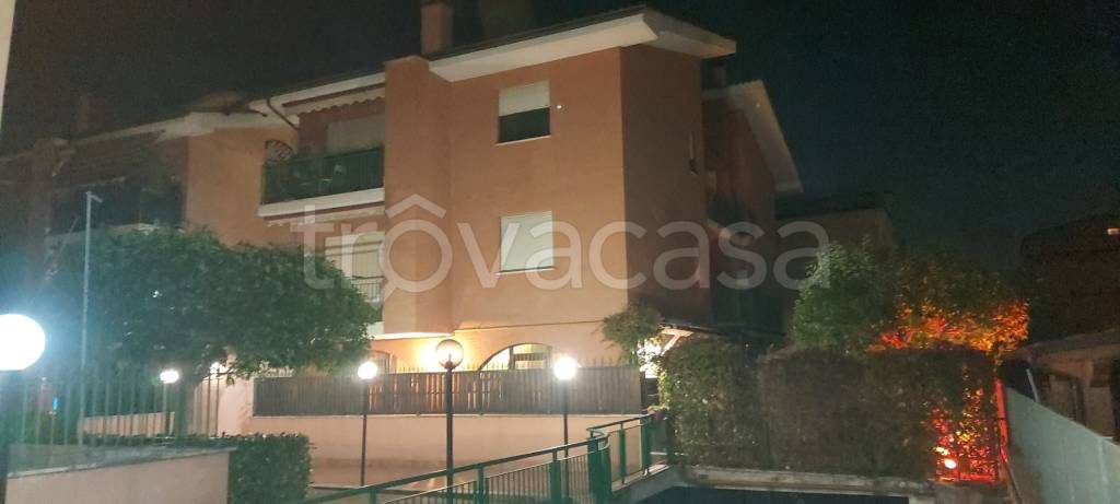 appartamento in vendita a Roma in zona Romanina