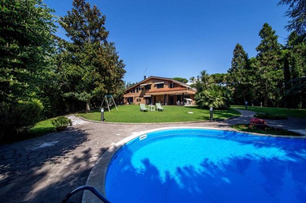 casa indipendente in vendita a Roma in zona Tre Pini - Poggio dei Fiori