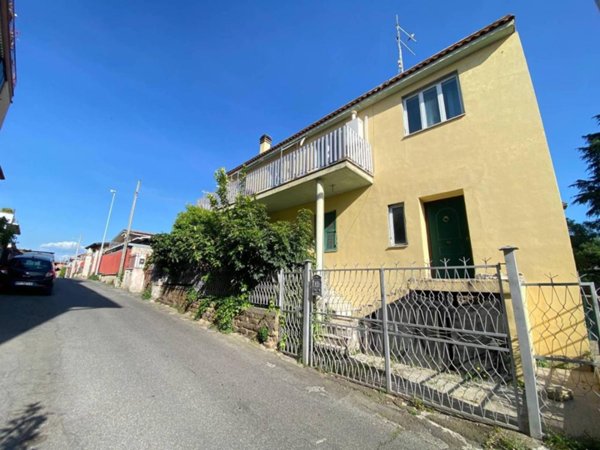 appartamento in vendita a Roma in zona Finocchio