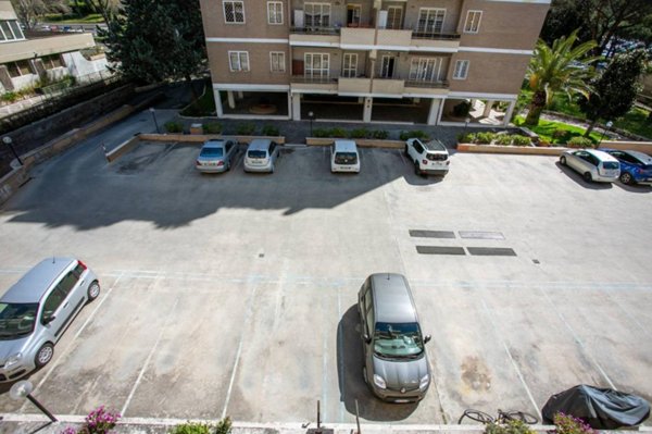 negozio in vendita a Roma in zona Torrino
