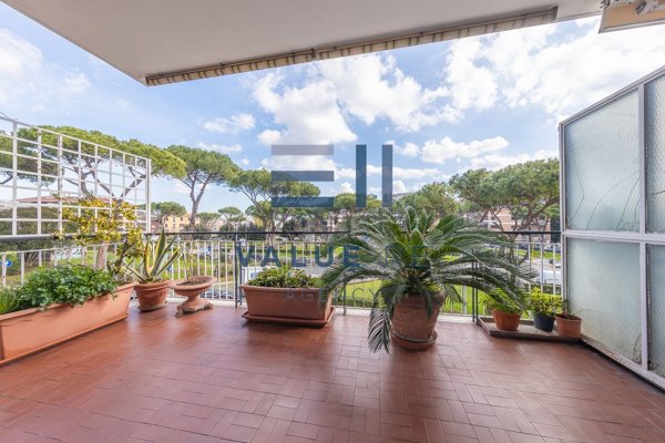 appartamento in vendita a Roma in zona Tor di Quinto