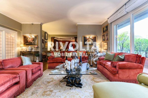 appartamento in vendita a Roma in zona Appio Claudio