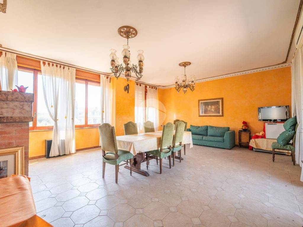 appartamento in vendita a Roma in zona Finocchio