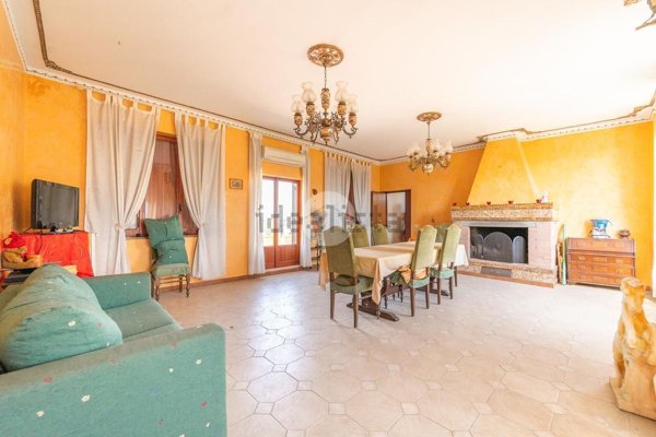 appartamento in vendita a Roma in zona Finocchio