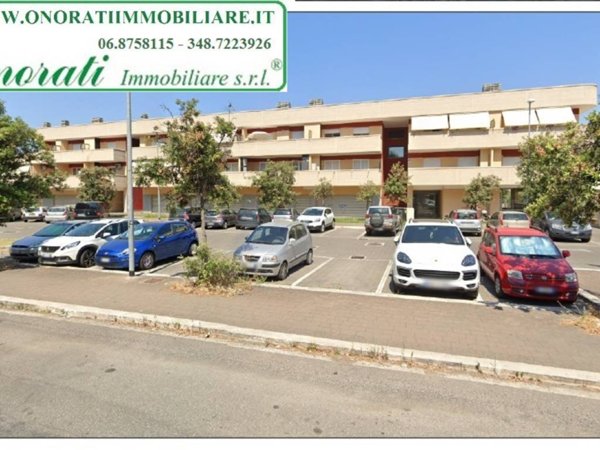 negozio in vendita a Roma in zona Ponte Mammolo