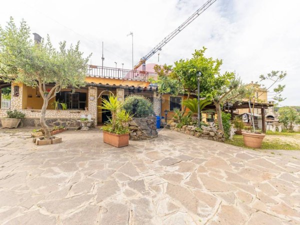 casa indipendente in vendita a Roma in zona Alessandrino