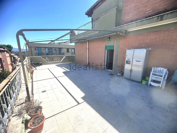 appartamento in vendita a Roma in zona Tor Bella Monaca