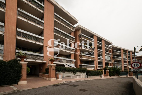appartamento in vendita a Roma in zona Ostiense