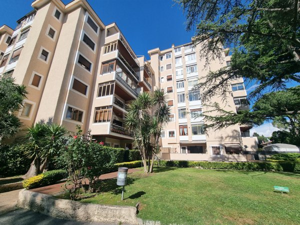 appartamento in vendita a Roma in zona Torre Gaia