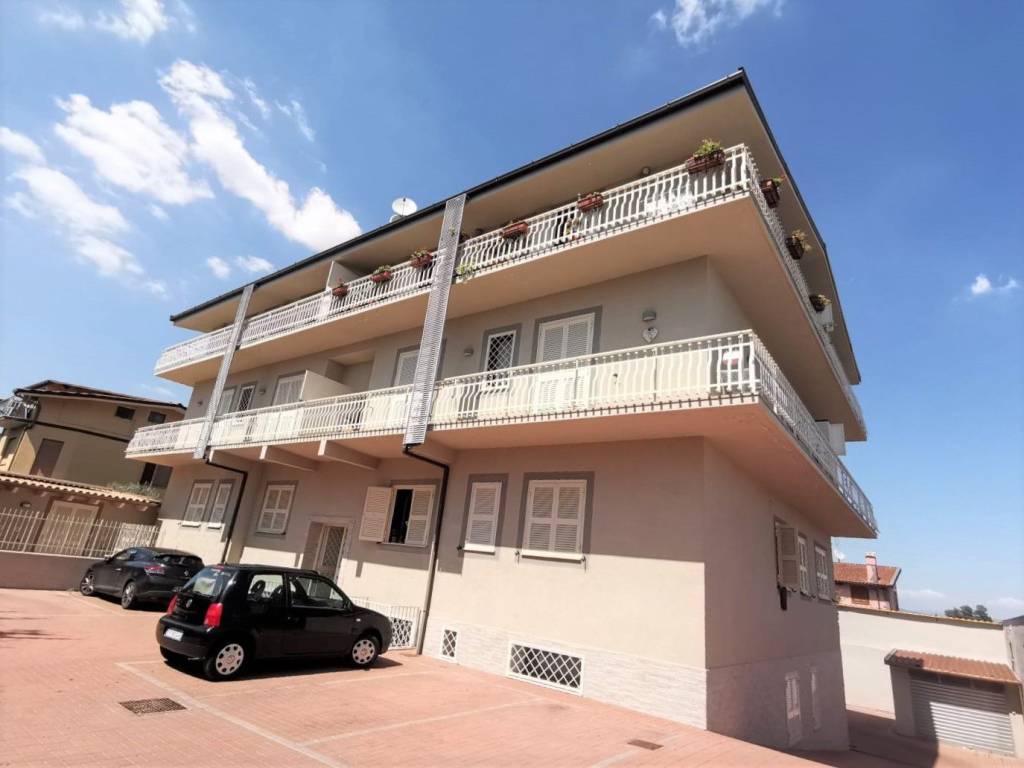 appartamento in vendita a Roma in zona Tor Vergata/Torrenova