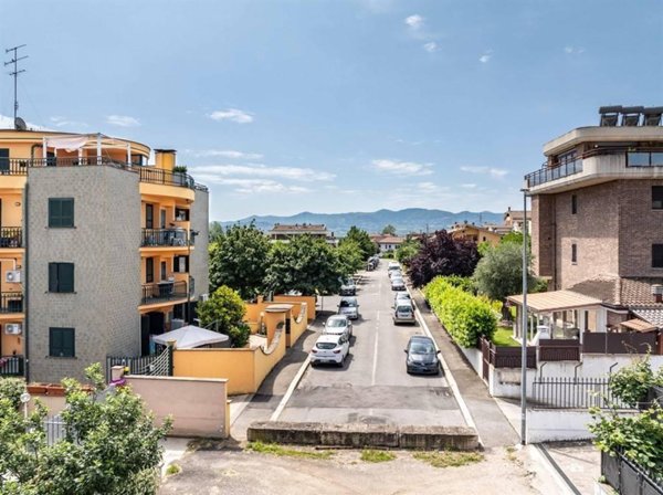 appartamento in vendita a Roma in zona Prenestino-Centocelle