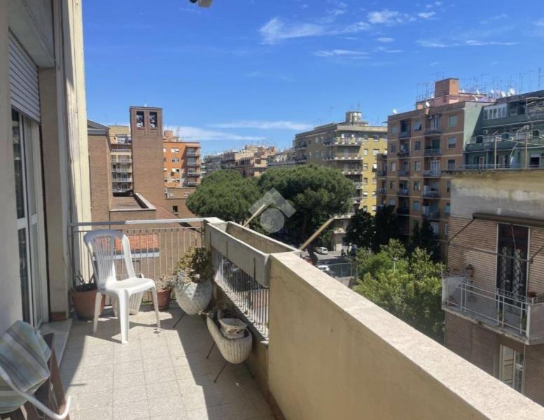 appartamento in vendita a Roma in zona Ostiense