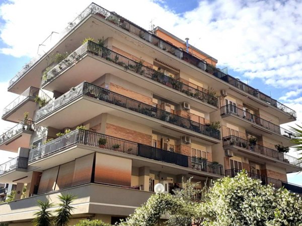 appartamento in vendita a Roma in zona Alessandrino