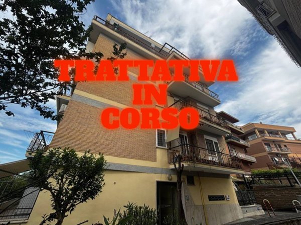 appartamento in vendita a Roma in zona Tomba di Nerone