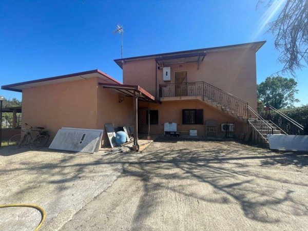 casa indipendente in vendita a Roma in zona Pantan Monastero