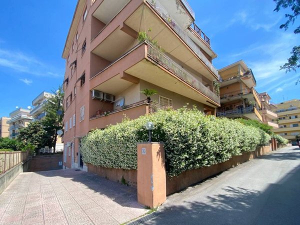 appartamento in vendita a Roma in zona Torrevecchia