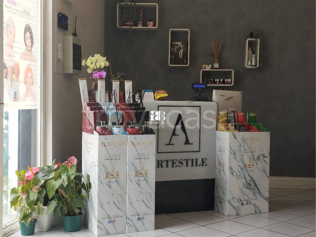 negozio in vendita a Roma in zona Acilia