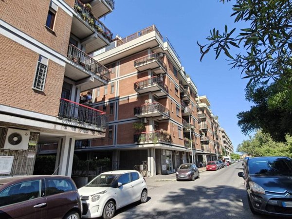 appartamento in vendita a Roma in zona Ostia
