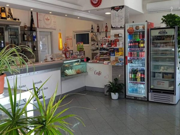 negozio in vendita a Roma in zona Olgiata