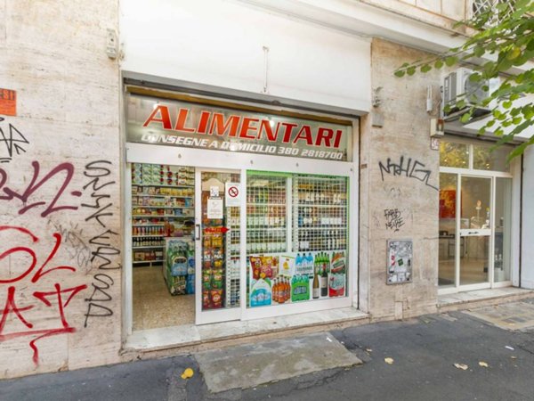 negozio in vendita a Roma in zona Ostiense
