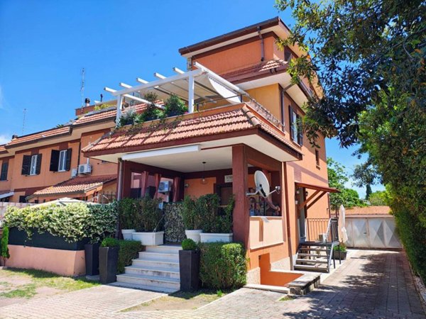 appartamento in vendita a Roma in zona Infernetto
