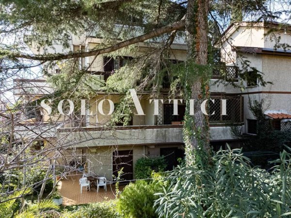 appartamento in vendita a Roma in zona Axa