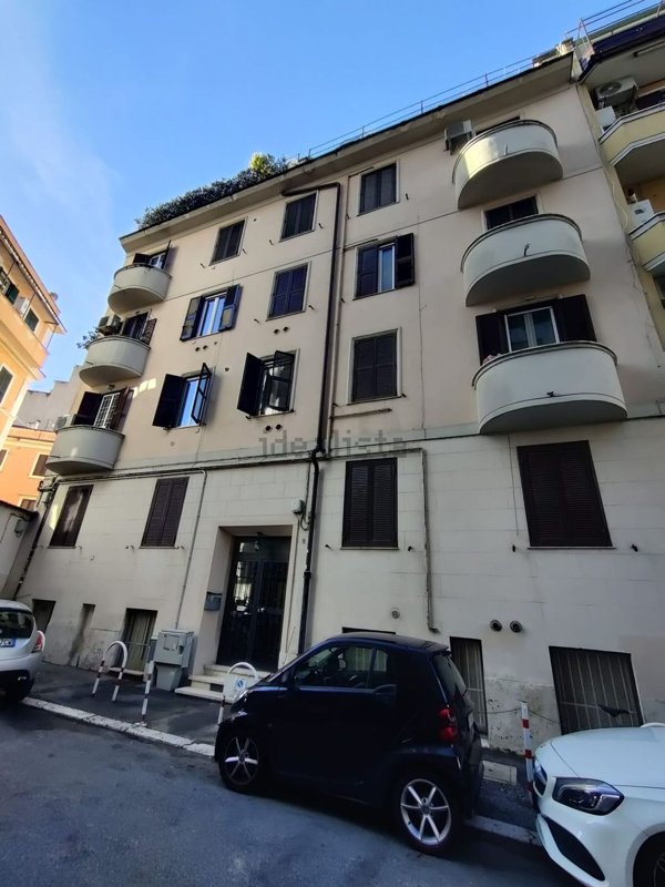 appartamento in vendita a Roma in zona Appio Latino