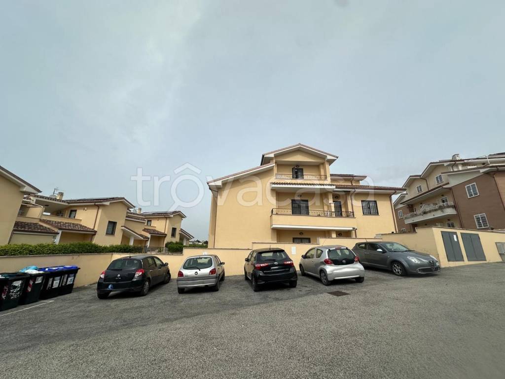 appartamento in vendita a Roma in zona Massimina/Casal Lumbroso