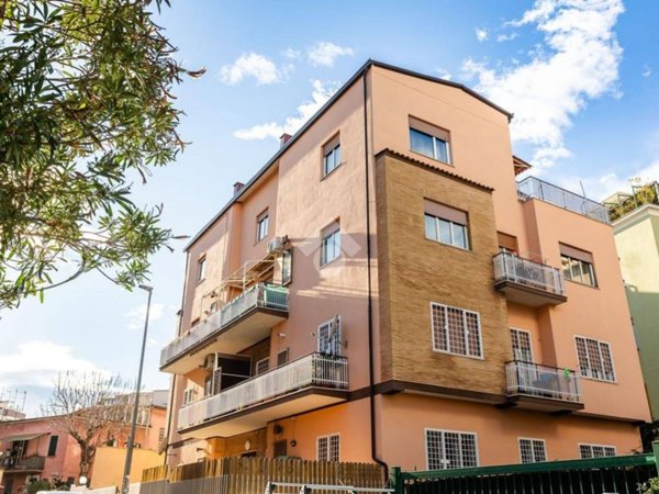 appartamento in vendita a Roma in zona Primavalle