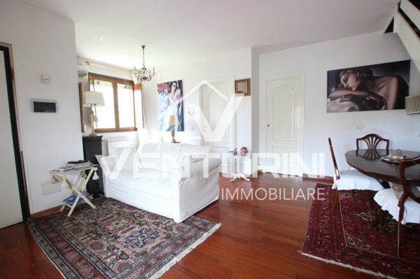 casa semindipendente in vendita a Roma in zona Valle Muricana